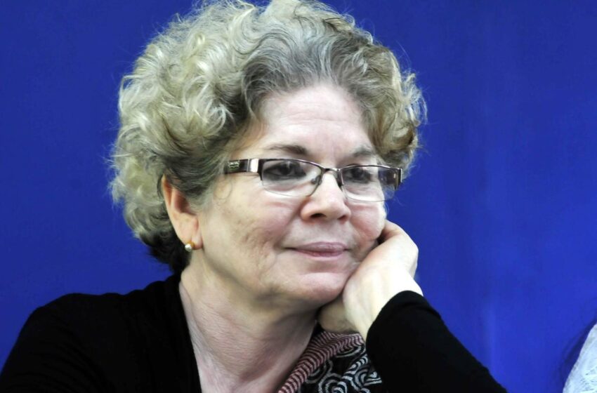  ‘കമ്യൂണിസത്തിന് ഹിന്ദുത്വയിലുണ്ടാവുന്ന പിഎം ശ്രീ കുട്ടികള്‍ക്കായി കാത്തിരിക്കുന്നു’; പരിഹസിച്ച് സാറാ ജോസഫ്