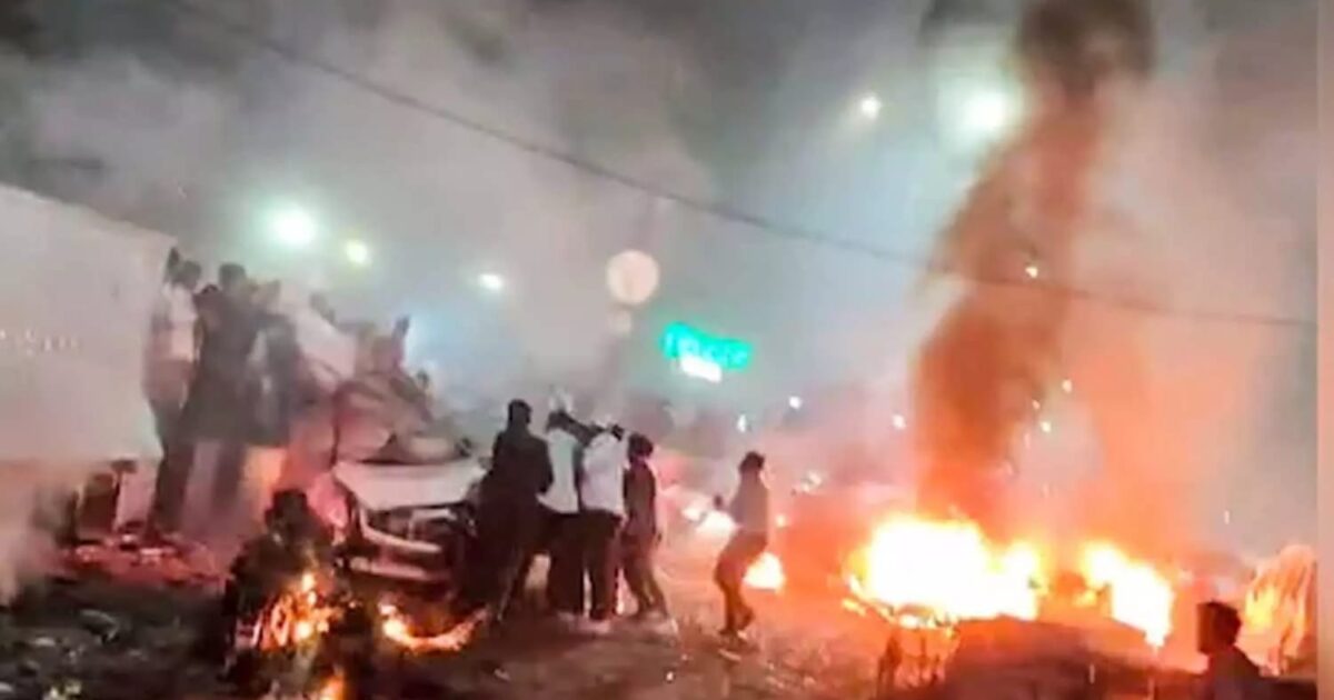  ഡൽഹിയിൽ ചെങ്കോട്ട മെട്രോ സ്റ്റേഷന് സമീപം കാർ സ്ഫോടനം; 8 മരണം 24 പേർക്ക് പരിക്ക്, ഡൽഹിയിൽ അതീവ ജാഗ്രത