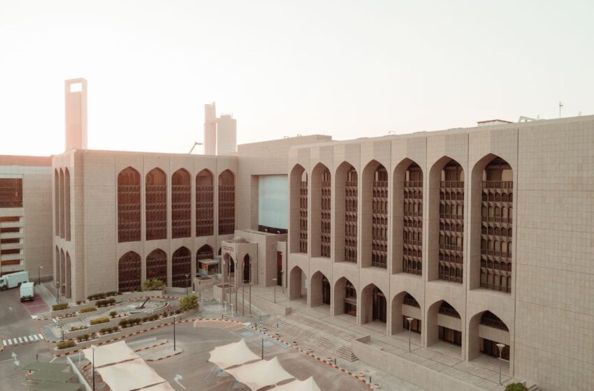  കുറഞ്ഞ വരുമാനക്കാര്‍ക്ക് ആശ്വാസം; യുഎഇയില്‍ 5,000 ദിര്‍ഹത്തിന് താഴെ ശമ്പളമുള്ളവര്‍ക്കും ഇനി പേഴ്സണല്‍ ലോണ്‍ ലഭിക്കും