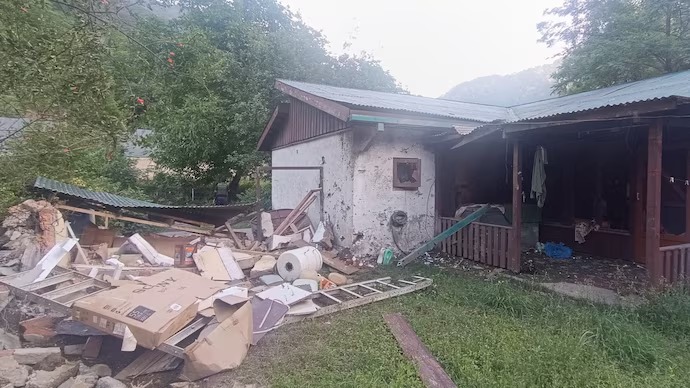 Pakistan counterattacks for Operation Sindoor; 'CISF jawans thwart attack attempt targeting Uri hydropower plant': Revealed that nearly 300 people including locals were rescued