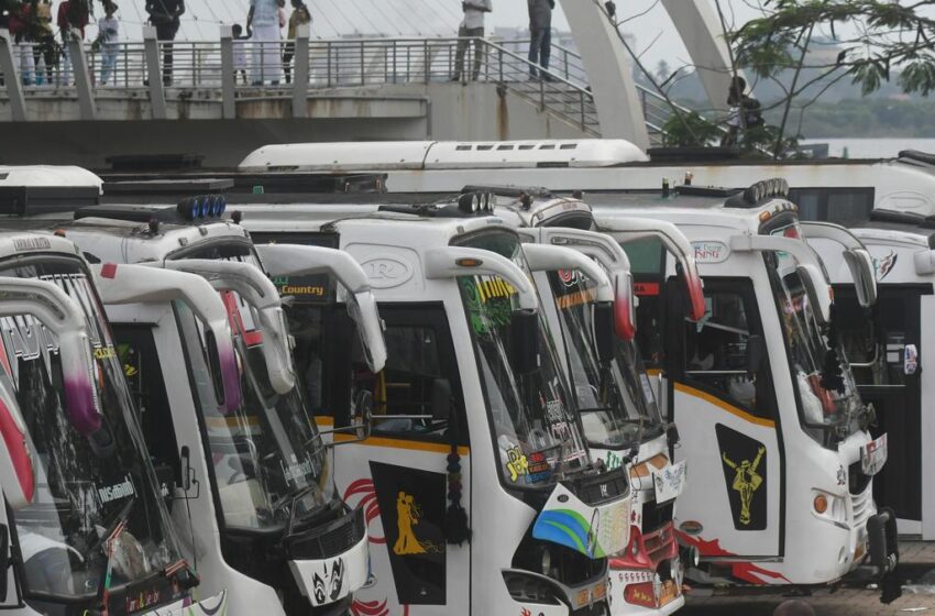  ‘വ്‌ളോഗിങ് വേണ്ട; ടൂറിസ്റ്റ് ബസുകളില്‍ ലേസര്‍ ലൈറ്റും മോഡിഫിക്കേഷനും കൂടുന്നു’-കര്‍ശന നടപടി ആവശ്യപ്പെട്ട് ഹൈക്കോടതി