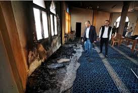  വെസ്റ്റ് ബാങ്കിൽ പള്ളിക്ക് തീയിട്ട് ജൂത കുടിയേറ്റക്കാർ: ഖുർആൻ കത്തിച്ചു;                                                                                                                                                                                                                                                                                                                                                                                                                                                                                                                                                                                                                                                                                                                                                                                                                                                                                                                                                                                                                                                                                                                                            ചുമരിൽ പ്രവാചകനെതിരെ അധിക്ഷേപങ്ങൾ എഴുതിവച്ചു