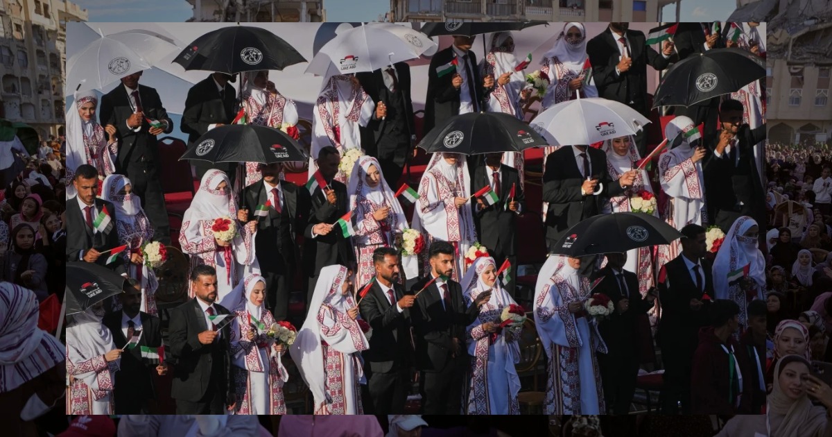  ചോരയും കണ്ണീരും വീണ മണ്ണിൽ പ്രതീക്ഷയുടെ മംഗളാരവം ഖാൻ യൂനിസിൽ ഒരേ വേദിയിൽ 54 ഫലസ്തീൻ ദമ്പതികൾക്ക് മാംഗല്യം; ഒരൊറ്റ കുടുംബം പോലെ ആഘോഷിച്ച് ഗസ്സ