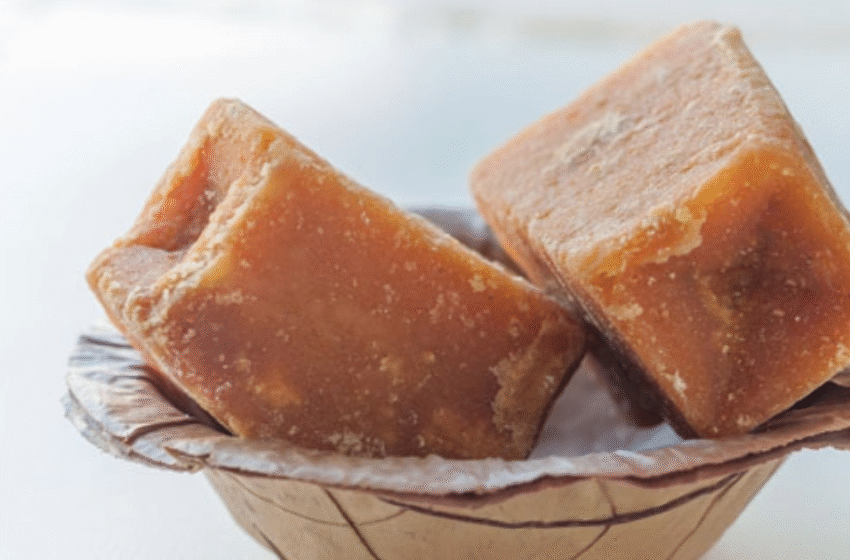  സൗന്ദര്യം കൂട്ടാനും പ്രതിരോധശേഷിക്കും ശർക്കര ‘ബെസ്റ്റ്’ ആണ് തണുപ്പുകാലത്ത് ശീലമാക്കാം ഈ 5 കാര്യങ്ങൾ