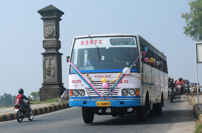  കെഎസ്ആര്‍ടിസിയ്ക്ക് നല്ല കാലം; ഇന്നലെ നേടിയത് 9.72 കോടി! ചരിത്രത്തിലെ രണ്ടാമത്തെ ഏറ്റവും വലിയ പ്രതിദിന ടിക്കറ്റ് വരുമാനം