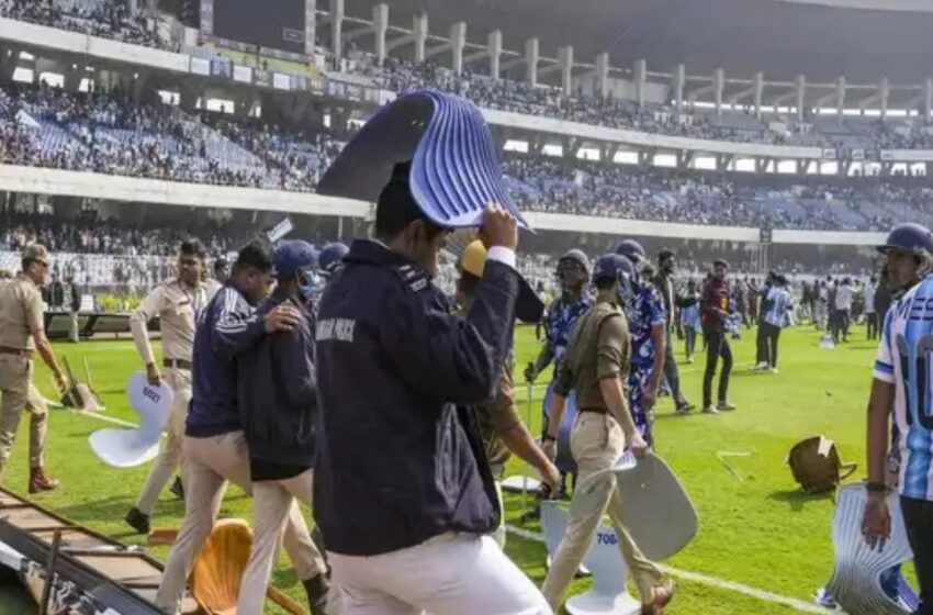  12,000 രൂപ മുടക്കിയിട്ടും മെസ്സിയെ കണ്ടില്ല; വേദിയിൽ ചെലവിട്ടത് മിനിറ്റുകൾ മാത്രം; കൊൽക്കത്തയിൽ ആരാധകരോഷം