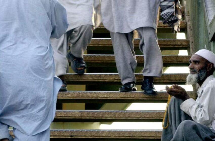  തീർത്ഥാടന വിസയിൽ ഭിക്ഷാടനം; 24,000 പാകിസ്ഥാനികളെ നാടുകടത്തി സൗദി; വിസ നിയന്ത്രണം കടുപ്പിച്ച് രാജ്യങ്ങൾ