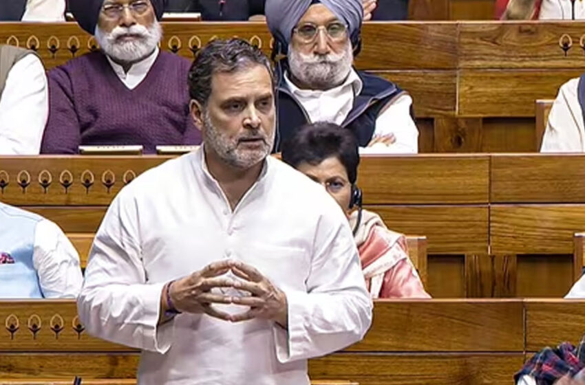  ‘ദൃശ്യങ്ങൾ നശിപ്പിക്കുന്നത് എന്തിന്? ചീഫ് ജസ്റ്റിസിനെ മാറ്റിയതെന്തിന്?’; തെര. കമ്മീഷന്‍റെ നിഷ്പക്ഷതയില്‍ 3 ചോദ്യങ്ങളുമായി രാഹുൽ ഗാന്ധി