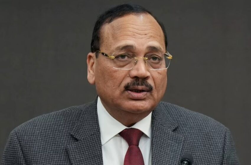  ‘എന്നെ വിരട്ടാൻ നോക്കേണ്ട; ഞാൻ അങ്ങനെ കീഴൊതുങ്ങുന്ന ആളല്ല’; റോഹിംഗ്യൻ പരാമർശത്തിലെ വിമർശനങ്ങൾക്ക് മറുപടിയുമായി ചീഫ് ജസ്റ്റിസ്