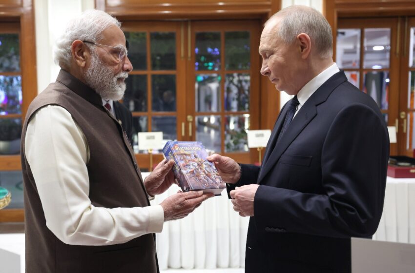  ‘ലക്ഷക്കണക്കിന്  മനുഷ്യര്‍ക്ക് പ്രചോദനം’; പുടിന് റഷ്യന്‍ ഭാഷയിലുള്ള ഭഗവദ് ഗീത സമ്മാനിച്ച് പ്രധാനമന്ത്രി