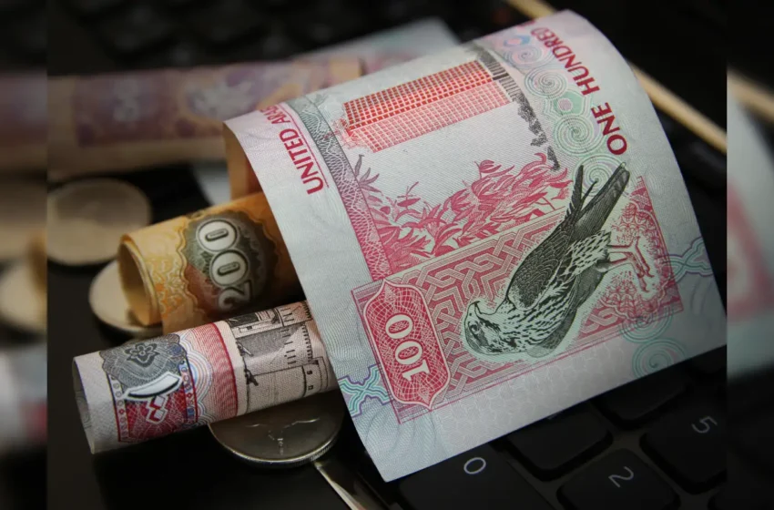  മൂല്യം ഇടിഞ്ഞിടിഞ്ഞ് രൂപ; പ്രവാസികൾക്കിത് ‘ചാകര’ക്കാലം! യുഎഇയിൽ നിന്ന് നാട്ടിലേക്ക് പണമയക്കാന്‍ തിരക്കോട് തിരക്ക്