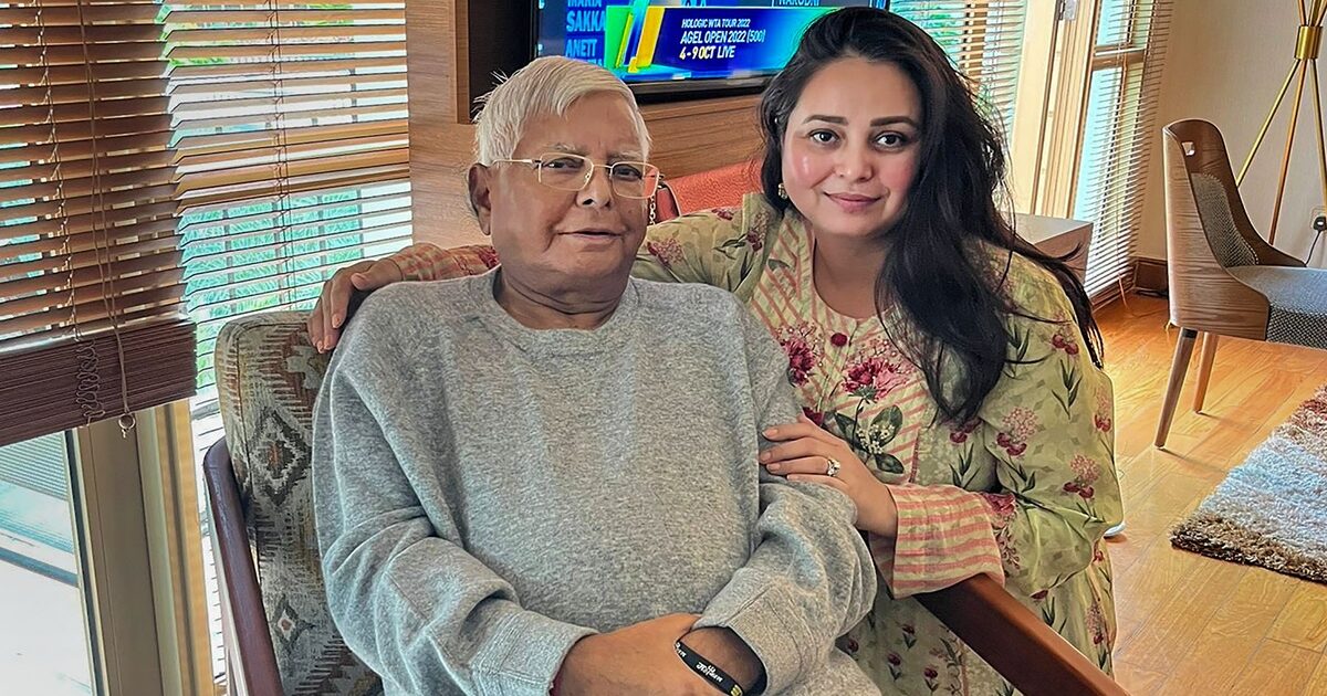  ലാലുവിന്റെ കുടുംബത്തിൽ പോര് മുറുകുന്നു: നിതീഷ് കുമാറിനെ പുകഴ്ത്തി മകൾ; ബിഹാർ മുഖ്യമന്ത്രിയുടെ സഹായം തേടി രോഹിണി ആചാര്യ