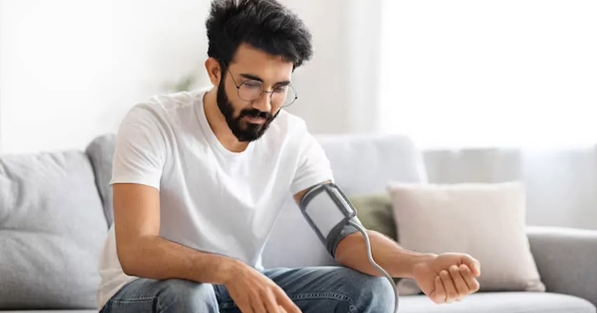 ഫിറ്റാണെന്ന് കരുതി ബിപി നോക്കാതിരിക്കല്ലേ; 30-കളിലെ രക്തസമ്മർദ്ദം പുതിയ വില്ലനാകുന്നു!