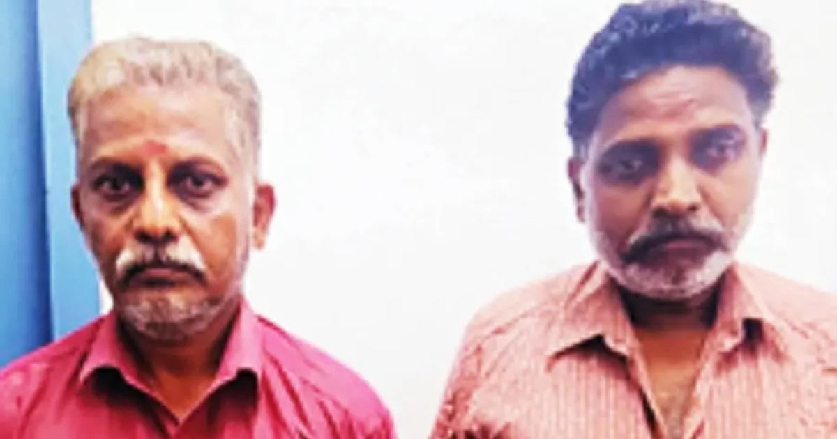 ശബരിമല ഭണ്ഡാരത്തിൽനിന്ന് പണവും സ്വർണവും വായിലൊളിപ്പിച്ചു കടത്തി; രണ്ട് ദേവസ്വം ജീവനക്കാർ പിടിയിൽTwo Sabarimala Staff Caught Stealing Gold and Cash in Mouth