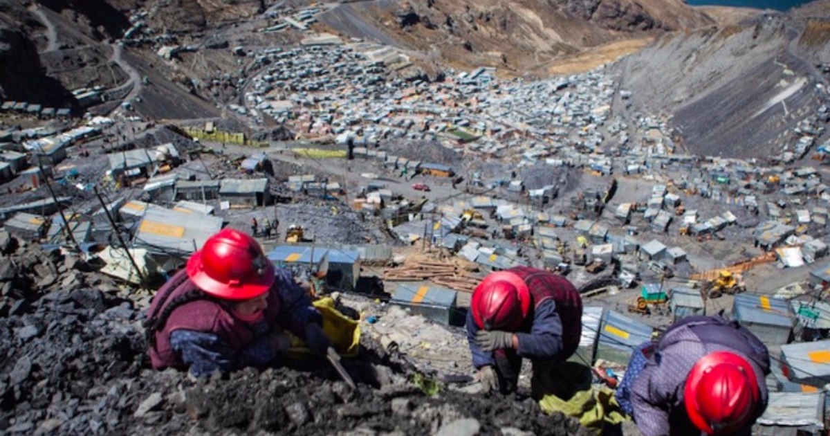  ലോകത്ത് ഏറ്റവും ഉയരത്തിൽ സ്വർണ്ണം വിളയുന്ന പട്ടണം! പക്ഷേ ശമ്പളമില്ല, വെള്ളമില്ല, ശുദ്ധവായുവുമില്ല! ‘ലാ റിങ്കോണഡ’യിൽ തിങ്ങിപ്പാർത്ത് 5,0000 മനുഷ്യർ