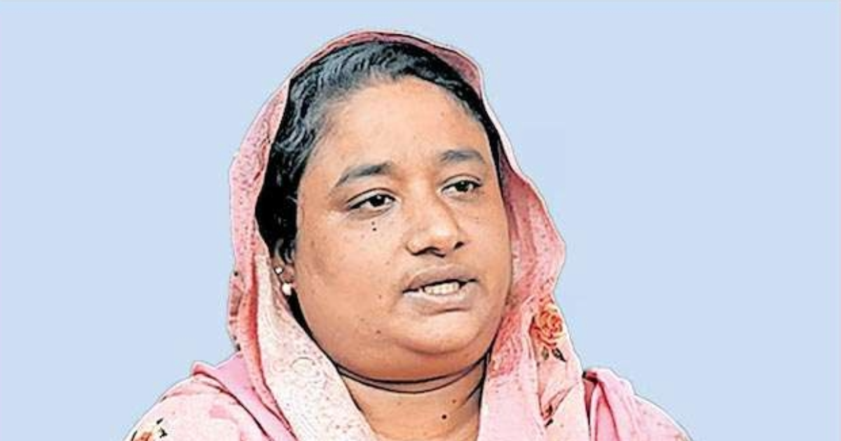 സിപിഎം ശക്തികേന്ദ്രത്തിൽ ജയിച്ച യു.ഡി.എഫ് സ്ഥാനാർഥിയെ മകൻ പിന്തുണച്ചു; മാതാവിനെ ജോലിയിൽനിന്ന് പിരിച്ചുവിട്ടുUDF candidate wins in CPM stronghold; mother sacked from job after son supports the winner