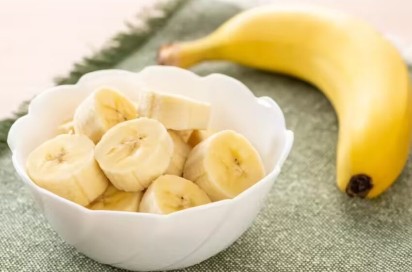  വെറും വയറ്റിൽ പഴം കഴിക്കാറുണ്ടോ; ഈ കാര്യങ്ങൾ ശ്രദ്ധിക്കണം!