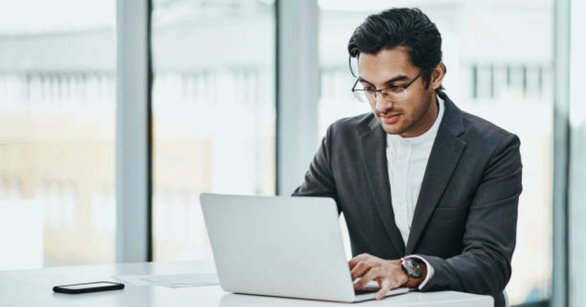 21,000 രൂപ ശമ്പളത്തിൽ നിന്ന് 2 കോടിയുടെ ബിസിനസ്സിലേക്ക്; സോഷ്യൽ മീഡിയയിൽ തരംഗമായി യുവാവിന്റെ ജീവിതാനുഭവംFrom ₹21K Salary to ₹2 Crore Empire