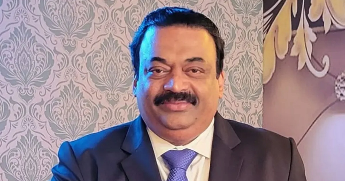 'റെയ്ഡിനിടെ അമ്മയോട് സംസാരിക്കണമെന്ന് റോയ് പറഞ്ഞു, ഉദ്യോഗസ്ഥർ അനുവദിച്ചില്ല' പരാതിയിൽ ആരോപണം