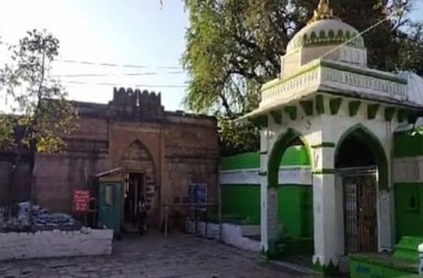  ഭോജ്ശാല-കമൽ മൗല മസ്ജിത് പരിസരത്ത് ജുമുഅയോടൊപ്പം പൂജയും നടക്കും; സുരക്ഷ ശക്തമാക്കി അധികൃതർ