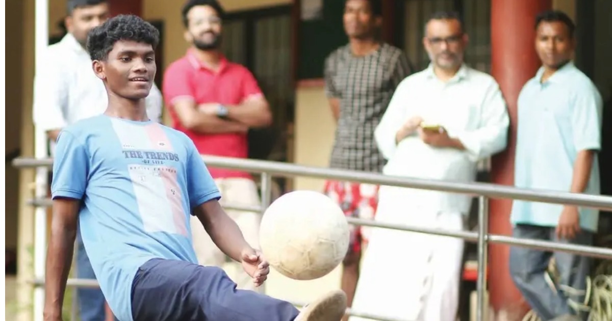  അമ്മേ ഞാൻ വരുന്നു! അച്ഛന്റെ കൈവിട്ട് കേരളത്തിലെത്തി; പന്ത്രണ്ട് വർഷത്തെ കാത്തിരിപ്പിനൊടുവിൽ ബ്ലാസ്റ്റേഴ്സ് താരം രാജ സ്വന്തം നാടായ ഝാർഖണ്ഡിലേക്ക്