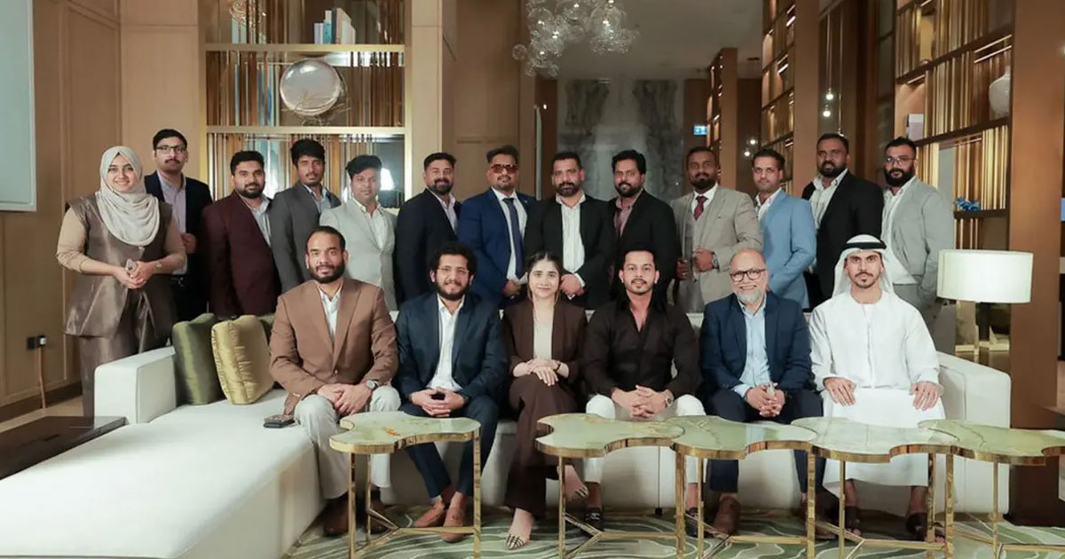 30% ശമ്പള വർധന, ആഡംബര കാറുകൾ! ജീവനക്കാരെ ഞെട്ടിച്ച് യുഎഇയിലെ മലയാളി കമ്പനി | BCC Group Dubai Announces 30% Salary Hike and Luxury Cars for Employees | Amjad Sithara