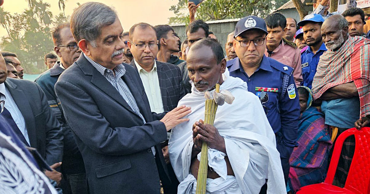 ആൾക്കൂട്ട ആക്രമണത്തിൽ കൊല്ലപ്പെട്ട ഹിന്ദു യുവാവിന്റെ കുടുംബത്തിന് 18 ലക്ഷം ധനസഹായം കൈമാറി ബംഗ്ലാദേശ് സർക്കാർ | Bangladesh Govt Pays Tk 2.5 Million Compensation to Family of Lynched Hindu Man Dipu Das