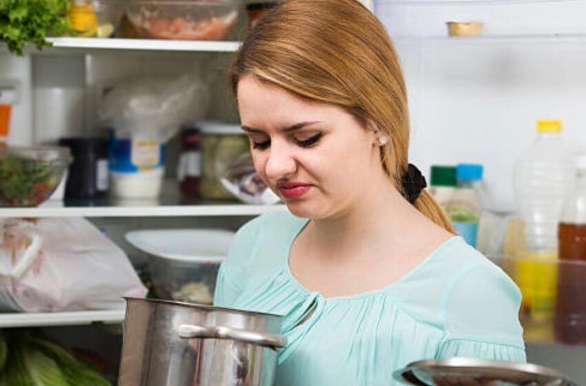  ഫ്രിഡ്ജിൽ സൂക്ഷിച്ച ഭക്ഷണം വീണ്ടും ചൂടാക്കി കഴിക്കാറുണ്ടോ? സൂക്ഷിക്കണം