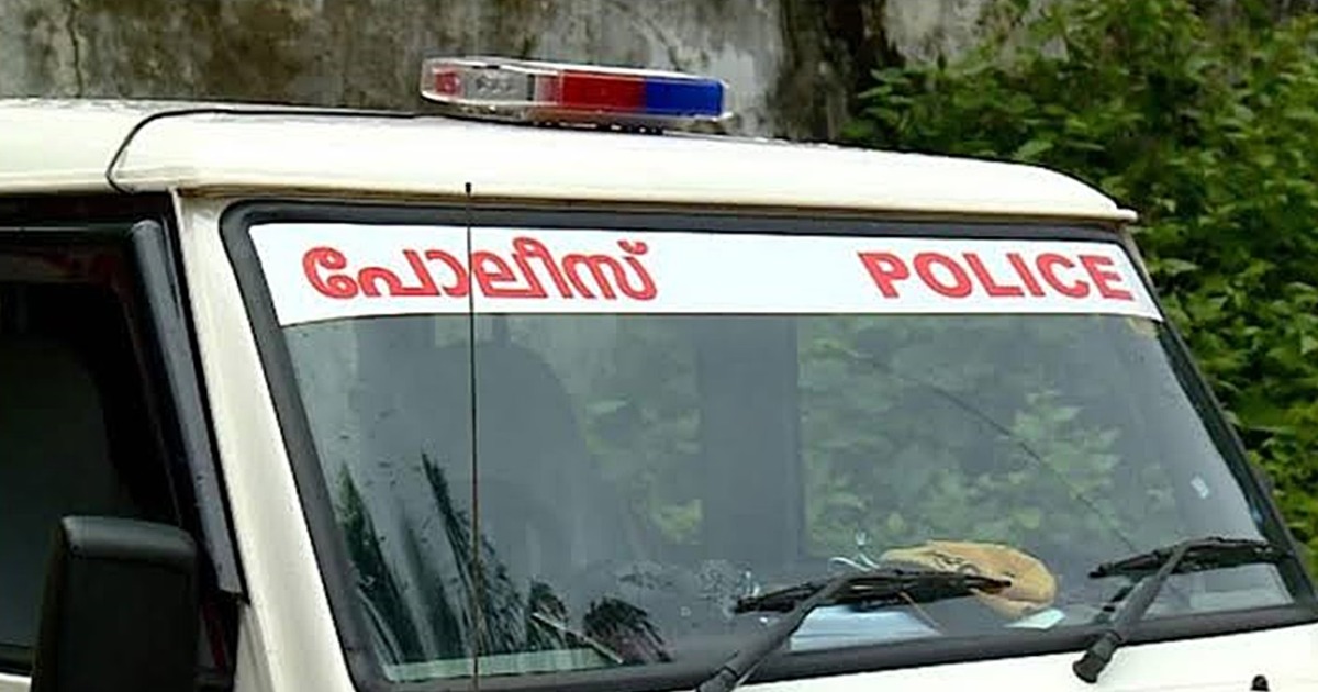 പൊലീസിന്റെ മൂക്കിൻതുമ്പിൽ കവർച്ച; ക്വാർട്ടേഴ്സിൽ നിന്ന് സ്വർണവും പണവും കവർന്നുTheft at Police Quarters; Cash and Gold Stolen