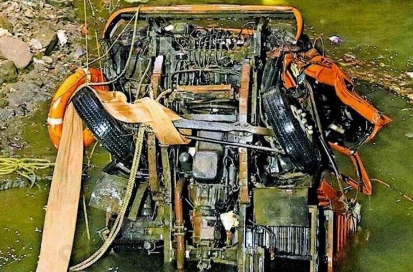  ‘ഉച്ചയ്ക്ക് ഒന്നോടെ വലിയ ശബ്ദവും നിലവിളിയും കേട്ടു; ഓടിയെത്തിയപ്പോൾ ഒരാൾ വെള്ളത്തിലൂടെ നീന്തിവരുന്നതാണ് കണ്ടത്’