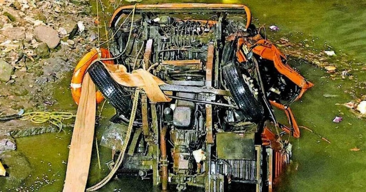  ‘ഉച്ചയ്ക്ക് ഒന്നോടെ വലിയ ശബ്ദവും നിലവിളിയും കേട്ടു; ഓടിയെത്തിയപ്പോൾ ഒരാൾ വെള്ളത്തിലൂടെ നീന്തിവരുന്നതാണ് കണ്ടത്’