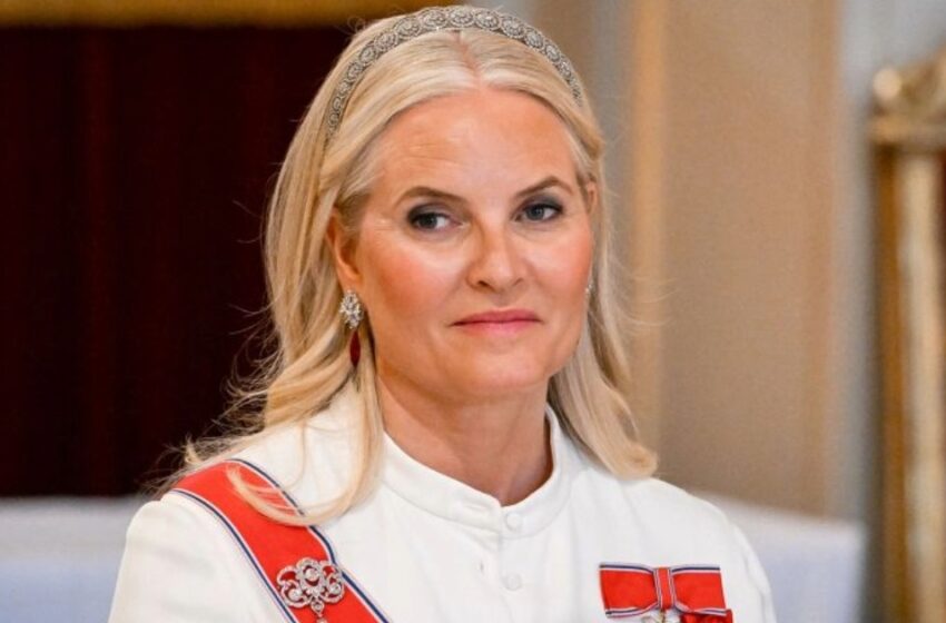  രഹസ്യ ഇമെയിലുകൾ പുറത്ത്; നോർവേ കിരീടാവകാശിയും എപ്സ്റ്റീനും തമ്മിൽ അടുത്ത ബന്ധം