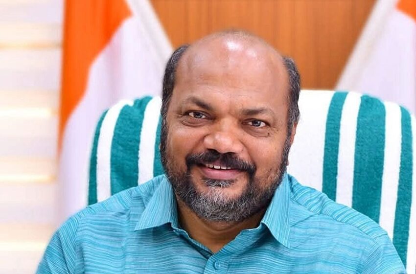  ‘എൽ.ഡി.എഫിന് തുടർഭരണം ഇല്ലെങ്കിൽ കേരളം തകരും, അരാജകയുഗത്തിലേക്ക് പോകും’- മന്ത്രി പി. രാജീവ്