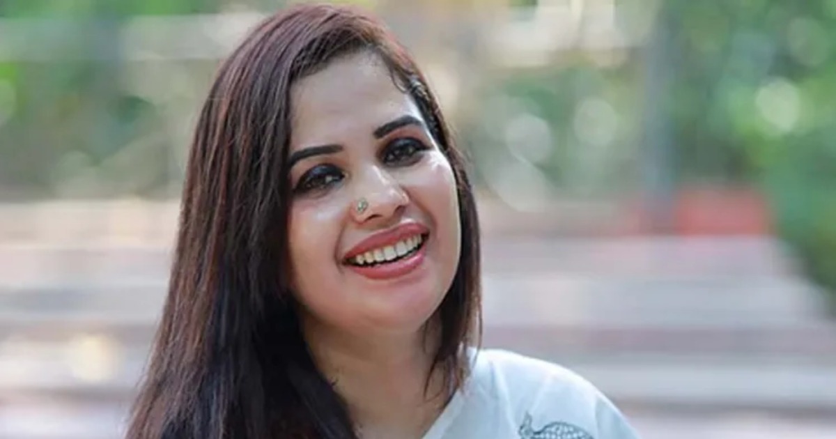 വി.ആർ സുധീഷിനെ അപകീർത്തിപ്പെടുത്തിയ കേസ്; എം.എ ഷഹനാസ് കോടതിയിൽ കീഴടങ്ങിDefamation Case: MA Shahanas Surrenders