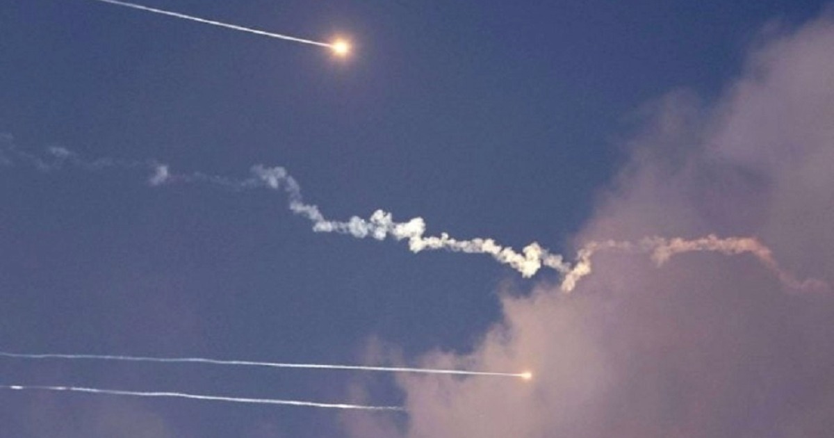 മണിക്കൂറുകൾക്കകം തിരിച്ചടിച്ച് ഇറാൻ; ഇസ്രയേലിൽ മിസൈൽ വർഷം