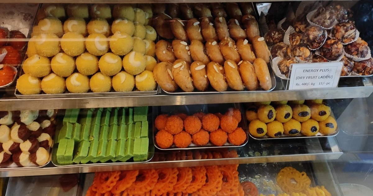 വിശ്വാസം നേടി ചതിച്ചു: ബേക്കറിയിൽനിന്ന് അക്കൗണ്ടന്റും ഭർത്താവും മുക്കിയത് 63 ലക്ഷം; പ്രതികളെ കണ്ടെത്താനാകാതെ പോലീസ്