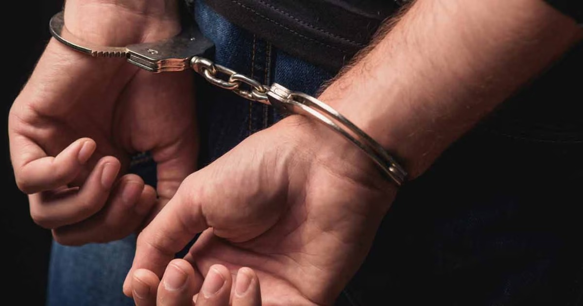 വിമാനം വഴി 23 കോടിയുടെ ഹൈഡ്രോ കഞ്ചാവ് കടത്ത്; ഐടി ജീവനക്കാരായ 6 മലയാളി യുവാക്കൾ അറസ്റ്റിൽ