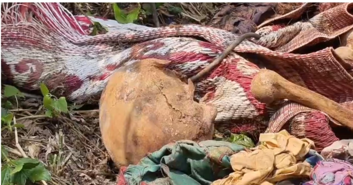 വീടിന്റെ തറയ്ക്കടിയിൽ കുഴിച്ചിട്ട നിലയിൽ അസ്ഥികൂടം; ഇതരസംസ്ഥാന തൊഴിലാളികളെ കേന്ദ്രീകരിച്ച് അന്വേഷണംSkeleton buried under the floor of the house