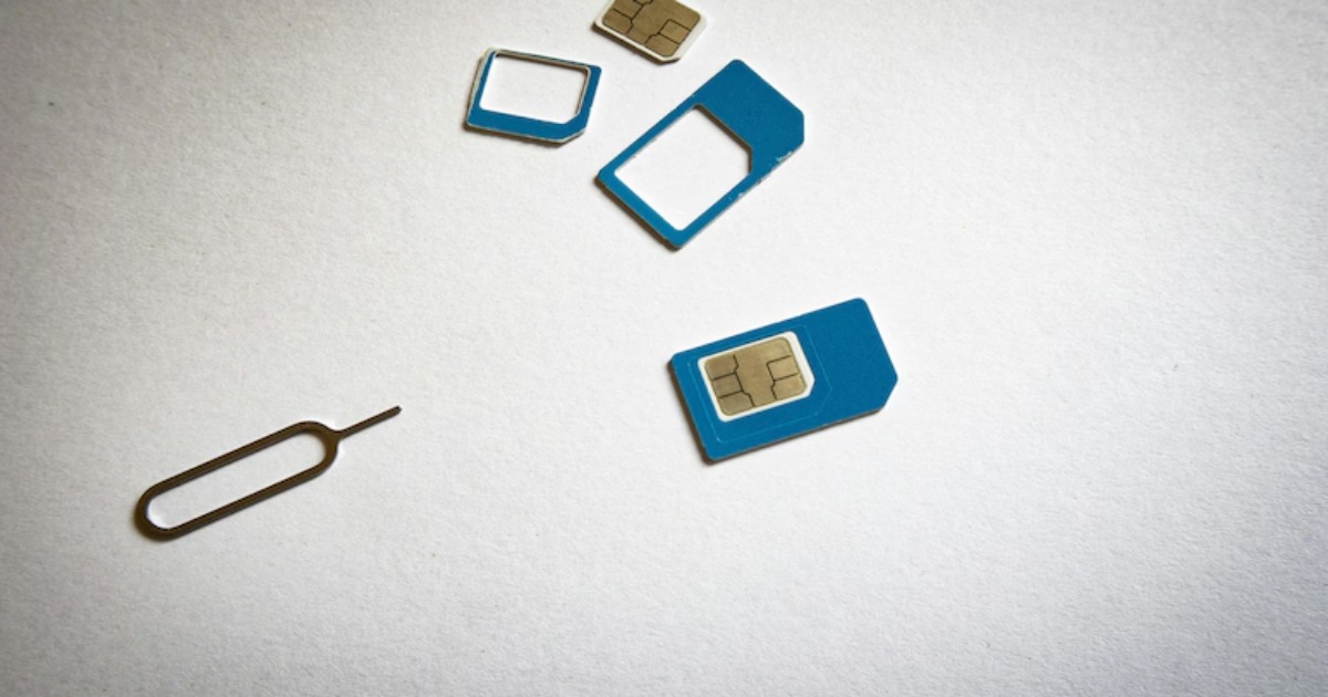 പഴയ സിം കാർഡുകളിൽ നിന്ന് ലക്ഷങ്ങളുടെ സ്വർണം; വൈറൽ വീഡിയോയുമായി ചൈനീസ് യുവാവ്