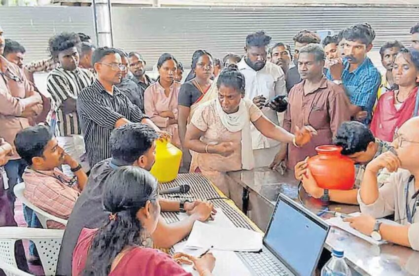  ആദിവാസി ഭൂമി വിതരണത്തിനുള്ള നറുക്കെടുപ്പ്; ചുവപ്പ് കുടത്തിലെ നറുക്ക് മുഴുവനും സിപിഎമ്മുകാർക്കെന്ന് പരാതി