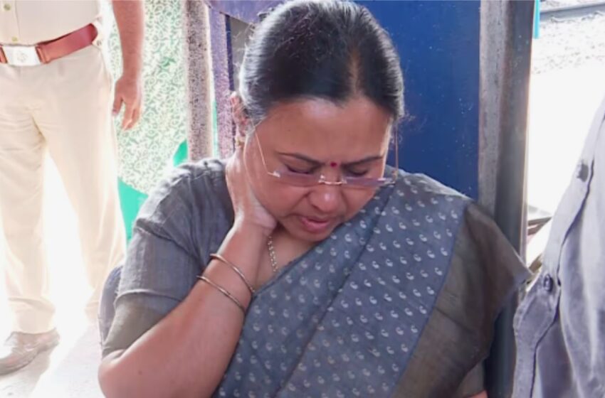  കെഎസ്‍യു കരിങ്കൊടി പ്രതിഷേധത്തിനിടെ മന്ത്രി വീണ ജോർജിൻ്റെ കൈക്കും കഴുത്തിനും പരിക്ക്; സംഭവം കണ്ണൂർ റെയിൽവേ സ്റ്റേഷനിൽ