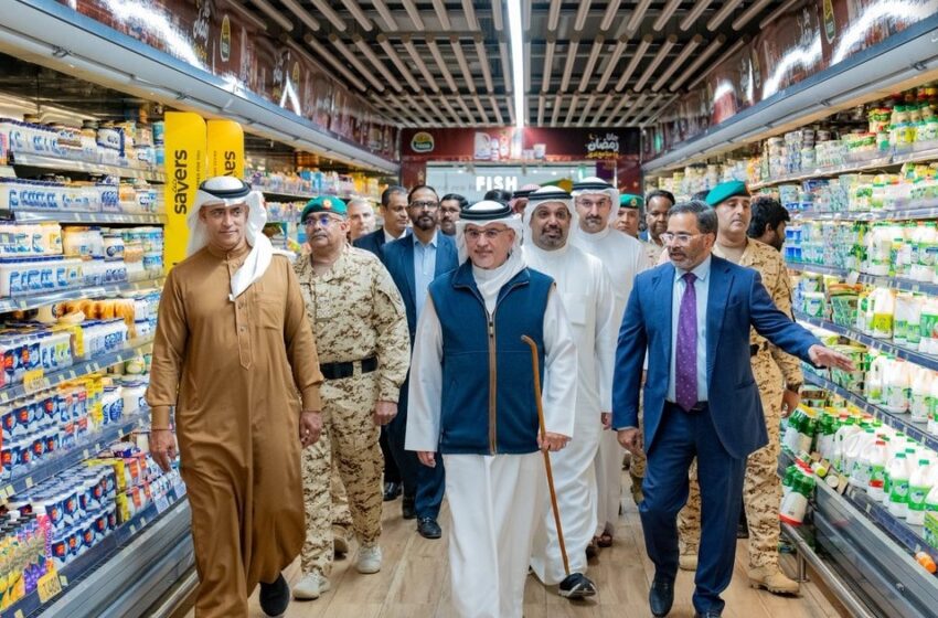  അവശ്യവസ്തുക്കളുടെ ലഭ്യത ഉറപ്പാക്കാൻ വിപണികളിൽ നേരിട്ടെത്തി ബഹ്‌റൈൻ കിരീടാവകാശി