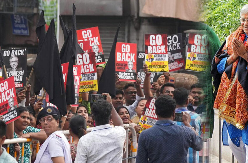 ബംഗാളിൽ തെര. കമ്മീഷണർ ഗ്യാനേഷ് കുമാറിനെതിരെ വൻ പ്രതിഷേധം; കരിങ്കൊടിയും ‘ഗോ ബാക്ക്’ വിളിയും