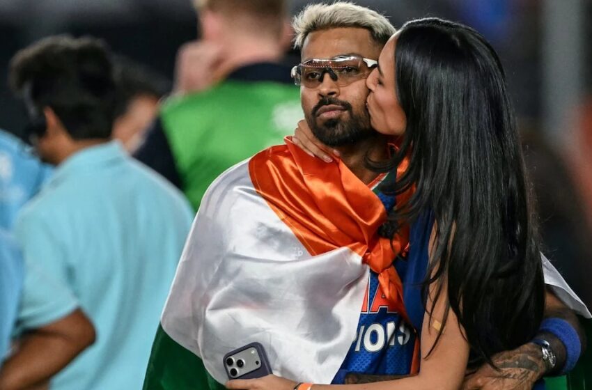  ലോകകപ്പ് ആഘോഷത്തിനിടെ ദേശീയ പതാകയോട് അനാദരവ്; ഹാർദിക് പാണ്ഡ്യക്കെതിരെ പരാതി