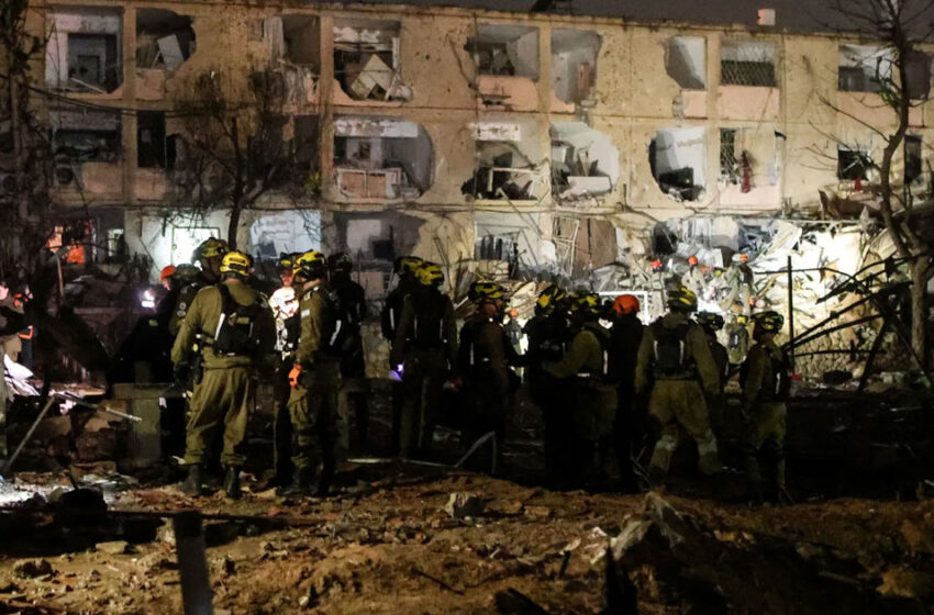  ‘അവർ ഞങ്ങളെ മനുഷ്യരായല്ല, മൃഗങ്ങളായാണ് കാണുന്നത്’; ഇറാന്‍ മിസൈൽ വീണു തകർന്ന ഇസ്രയേൽ ഗ്രാമങ്ങളിൽ വിലാപവും രോഷവും