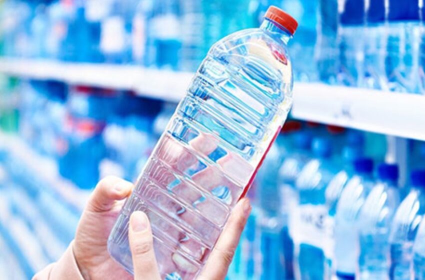  ഗ്യാസിനു പിന്നാലെ കുപ്പിവെള്ള വിലയും ഉയരുമോ?; ഇറാൻ യുദ്ധം ഇന്ത്യയിലെ കുടിവെള്ളത്തെയും ബാധിച്ചു