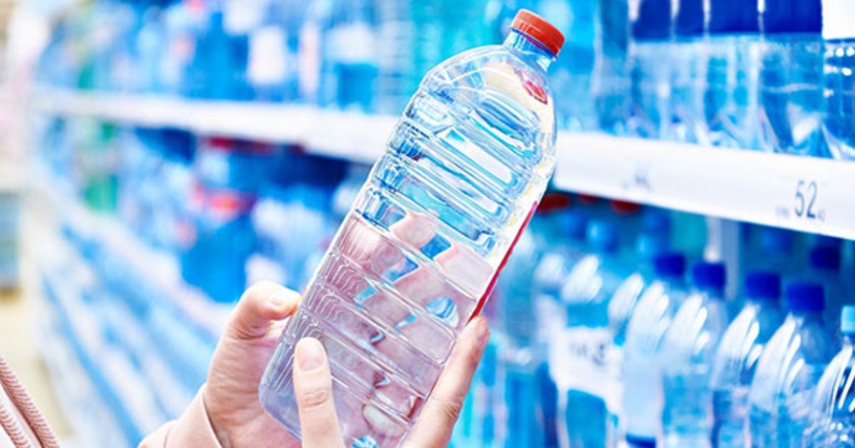  ഗ്യാസിനു പിന്നാലെ കുപ്പിവെള്ള വിലയും ഉയരുമോ?; ഇറാൻ യുദ്ധം ഇന്ത്യയിലെ കുടിവെള്ളത്തെയും ബാധിച്ചു