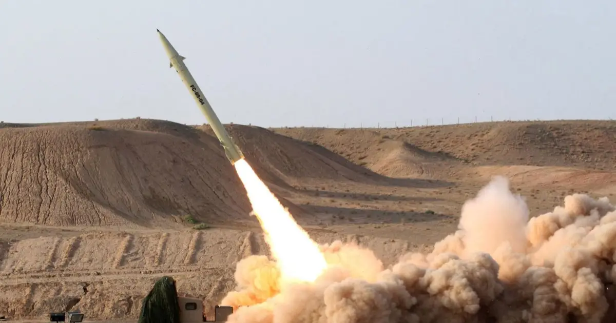  വ്യോമപ്രതിരോധങ്ങളെ വെട്ടിച്ചു കടക്കുന്ന ‘ഡാൻസിങ് മിസൈൽ’; ആവനാഴിയിൽനിന്ന് ആദ്യമായി ‘സെജ്ജീൽ’ പുറത്തെടുത്ത് ഇറാൻ