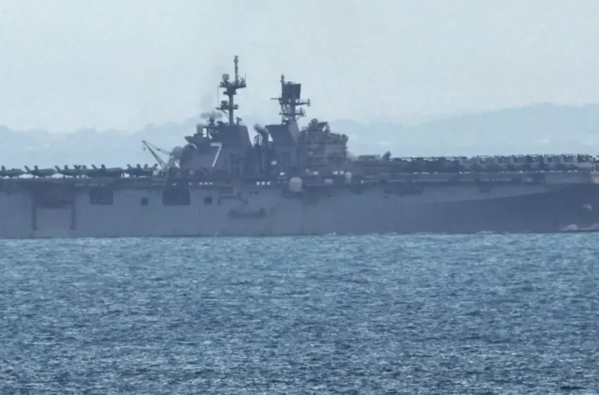  പശ്ചിമേഷ്യയിൽ യുദ്ധസന്നാഹം കടുപ്പിച്ച് അമേരിക്ക; രണ്ടായിരത്തിലധികം മറൈൻ സൈനികരുമായി യുദ്ധക്കപ്പൽ സിംഗപ്പൂർ കടന്നു