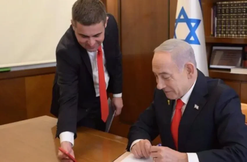  ‘പ്രായമായി, രാഷ്ട്രീയം അവസാനിപ്പിക്കണം’: നെതന്യാഹുവിന് സ്വന്തം വക്താവിന്റെ വക ‘പണി’; രൂക്ഷവിമർശനം അടങ്ങിയ ശബ്ദരേഖ പുറത്ത്